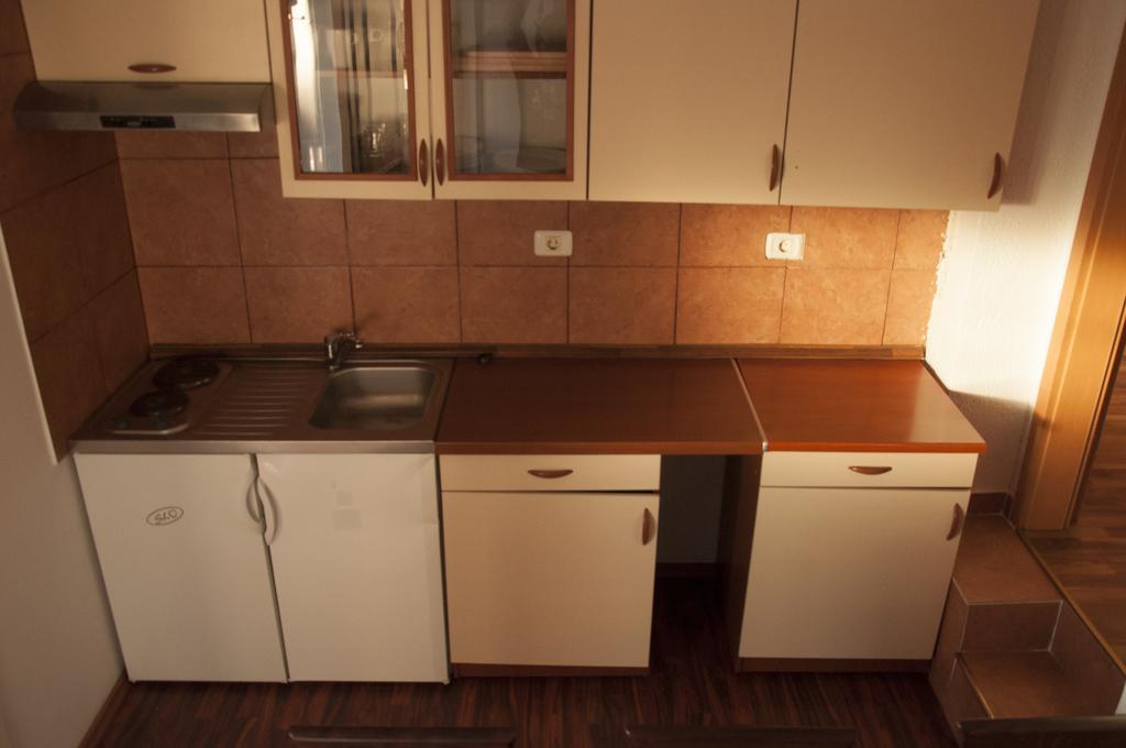 Beli Kriz Apartment *